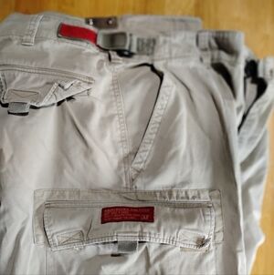 Abercrombie & Fitch Men’s Khaki Cargo Pants